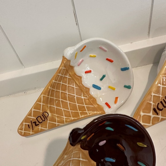 10 Strawberry Street Ice Cream Measuring Cups Hand Painted Summer - Picture 5 of 8